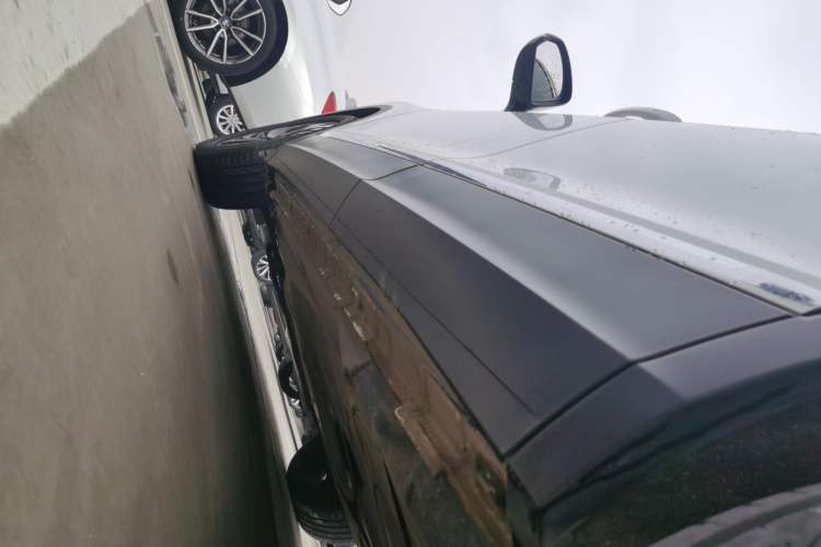 Used Volkswagen Tiguan L 2024 300TSI Automatic Two-Wheel Drive Smart Edition Left Side Sill