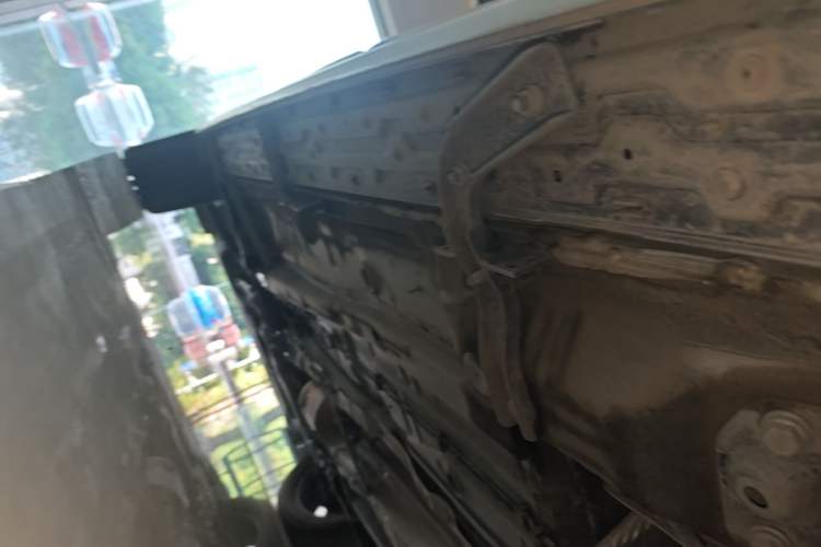 Used Volkswagen Tiguan L 2024 Outstanding Model 330TSI Automatic Two-Wheel Drive R-Line Dragon Glory Edition Left Side Sill