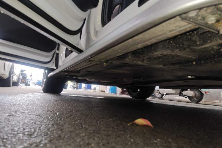 Used Volkswagen Tiguan L 2024 PRO 330TSI Two-Wheel Drive R-Line Smart Edition Left Side Sill