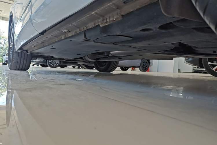 Used Volkswagen Tiguan L 2024 330TSI Automatic Two-Wheel Drive R-Line Enhanced Edition Left Side Sill