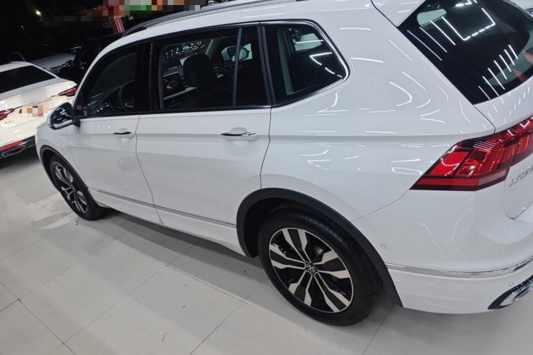 Used Volkswagen Tiguan L 2024 Outstanding Model 330TSI Automatic Two-Wheel Drive R-Line Dragon Glory Edition Left Side
