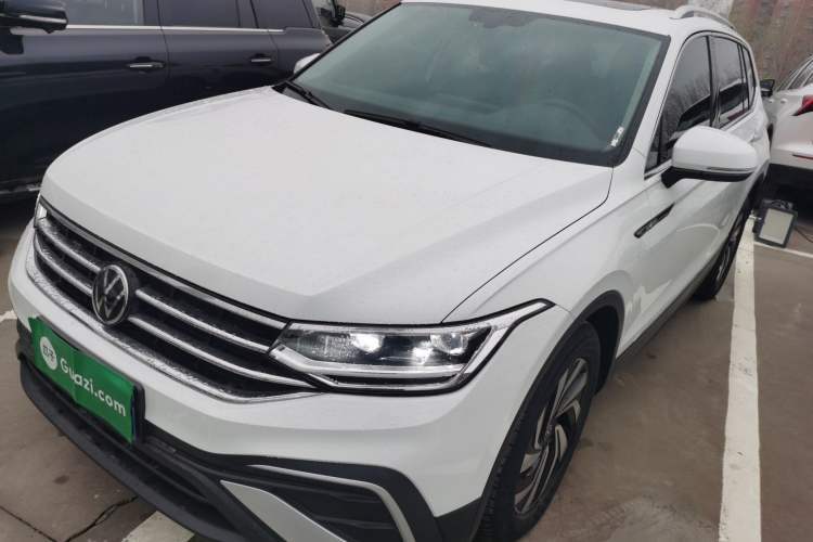 Used Volkswagen Tiguan L 2024 300TSI Automatic Two-Wheel Drive Smart Edition Guazi used car, China used car export, Used car for sale, Used  cars, Cheapest cars for sale