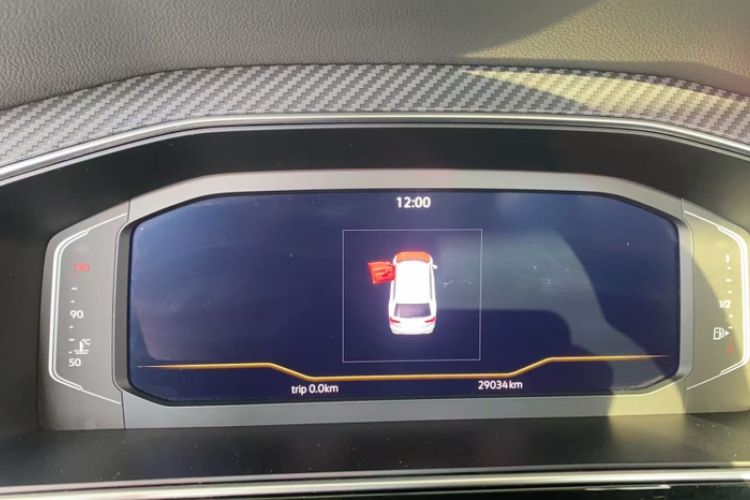 Used Volkswagen Tiguan L 2024 330TSI Automatic Two-Wheel Drive R-Line Enhanced Edition Odometer Close Up