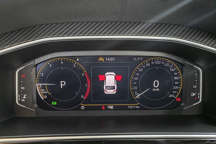 Used Volkswagen Tiguan L 2024 330TSI Automatic Two-Wheel Drive R-Line Enhanced Edition Odometer Close Up