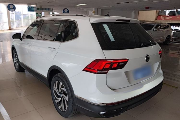 Used Volkswagen Tiguan L 2024 Outstanding Model 300TSI Automatic Two-Wheel Drive Longteng Edition Rear Left 45 Deg