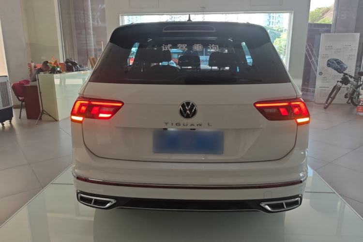 Used Volkswagen Tiguan L 2024 Outstanding Model 330TSI Automatic Two-Wheel Drive R-Line Dragon Glory Edition Rear