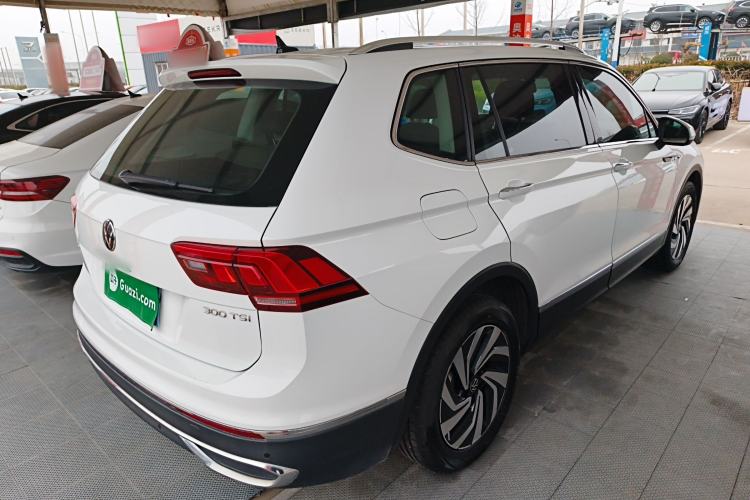 Used Volkswagen Tiguan L 2024 300TSI Automatic Two-Wheel Drive Smart Edition Rear Right 45 Deg