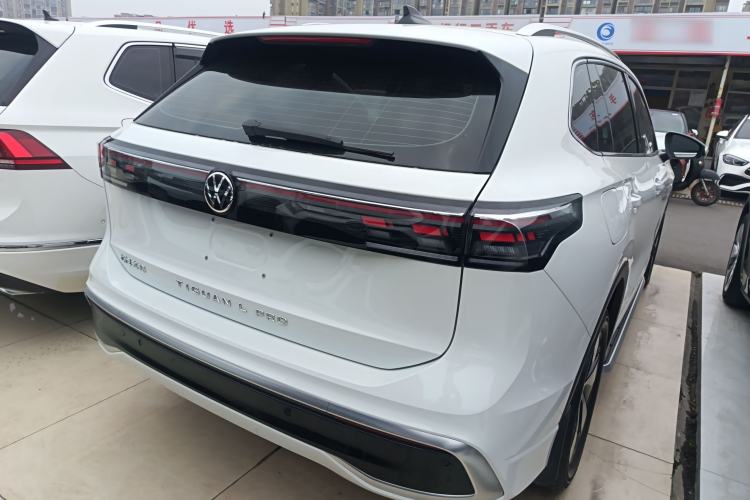 Used Volkswagen Tiguan L 2024 PRO 330TSI Two-Wheel Drive Smart Drive Edition Rear Right 45 Deg
