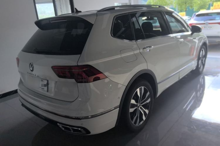 Used Volkswagen Tiguan L 2024 330TSI Automatic Two-Wheel Drive R-Line Enhanced Edition Rear Right 45 Deg