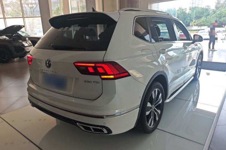 Used Volkswagen Tiguan L 2024 Outstanding Model 330TSI Automatic Two-Wheel Drive R-Line Dragon Glory Edition Rear Right 45 Deg