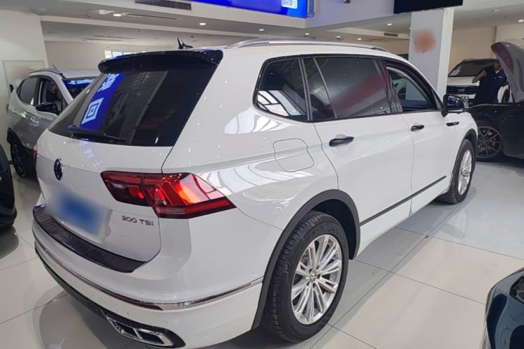Used Volkswagen Tiguan L 2024 300TSI Automatic Two-Wheel Drive Smart Edition Rear Right 45 Deg