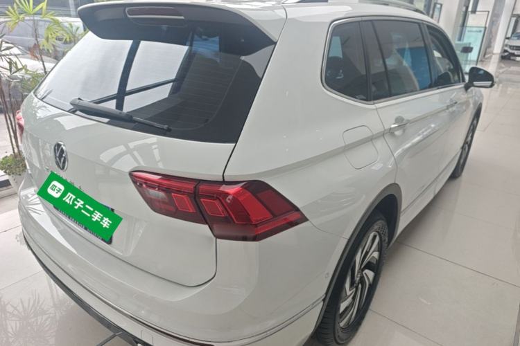 Used Volkswagen Tiguan L 2024 Outstanding Model 330TSI Automatic Two-Wheel Drive R-Line Dragon Glory Edition Rear Right 45 Deg