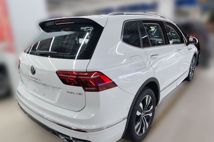Used Volkswagen Tiguan L 2024 330TSI Automatic Two-Wheel Drive R-Line Enhanced Edition Rear Right 45 Deg