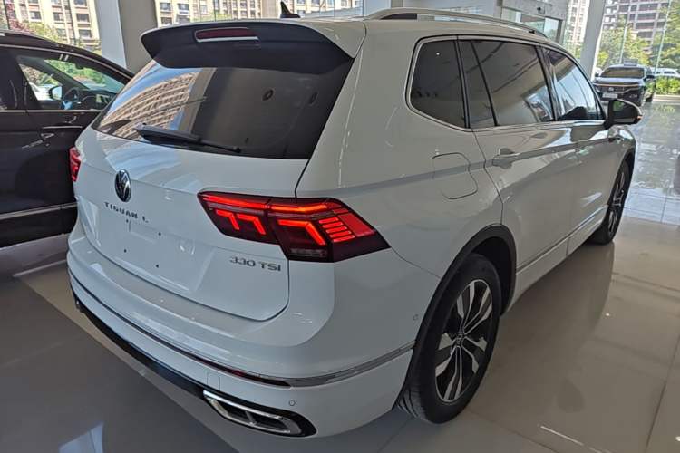Used Volkswagen Tiguan L 2024 330TSI Automatic Two-Wheel Drive R-Line Enhanced Edition Rear Right 45 Deg