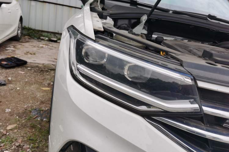 Used Volkswagen Tiguan L 2024 330TSI Automatic Two-Wheel Drive R-Line Enhanced Edition Right Front Headlight