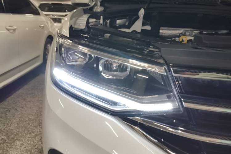 Used Volkswagen Tiguan L 2024 300TSI Automatic Two-Wheel Drive Smart Edition Right Front Headlight
