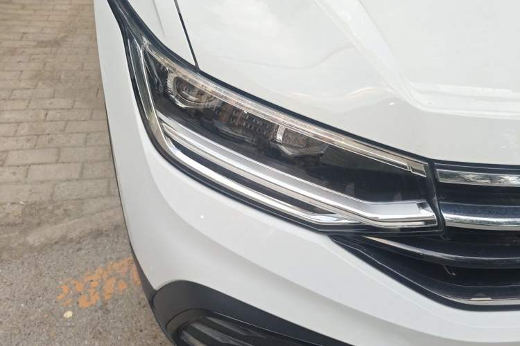 Used Volkswagen Tiguan L 2024 300TSI Automatic Two-Wheel Drive Smart Edition Right Front Headlight