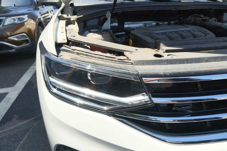 Used Volkswagen Tiguan L 2024 330TSI Automatic Two-Wheel Drive R-Line Enhanced Edition Right Front Headlight