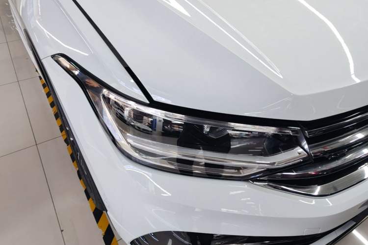 Used Volkswagen Tiguan L 2024 330TSI Automatic Two-Wheel Drive R-Line Enhanced Edition Right Front Headlight