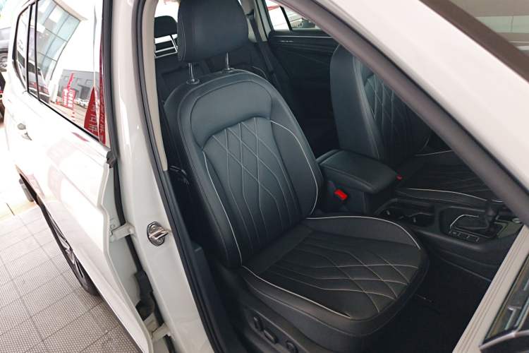 Used Volkswagen Tiguan L 2024 300TSI Automatic Two-Wheel Drive Smart Edition Right Front Seat