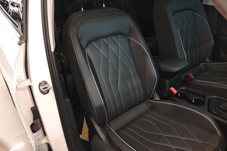 Used Volkswagen Tiguan L 2024 300TSI Automatic Two-Wheel Drive Smart Edition Right Front Seat