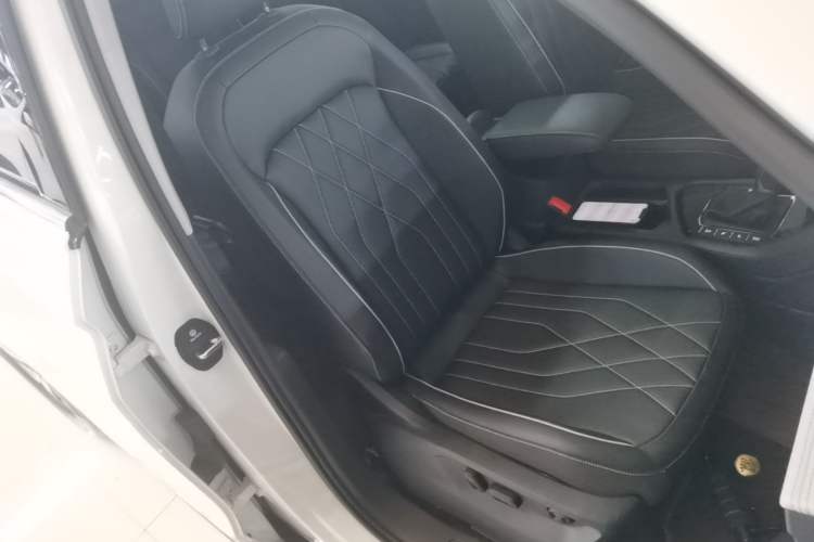 Used Volkswagen Tiguan L 2024 300TSI Automatic Two-Wheel Drive Smart Edition Right Front Seat