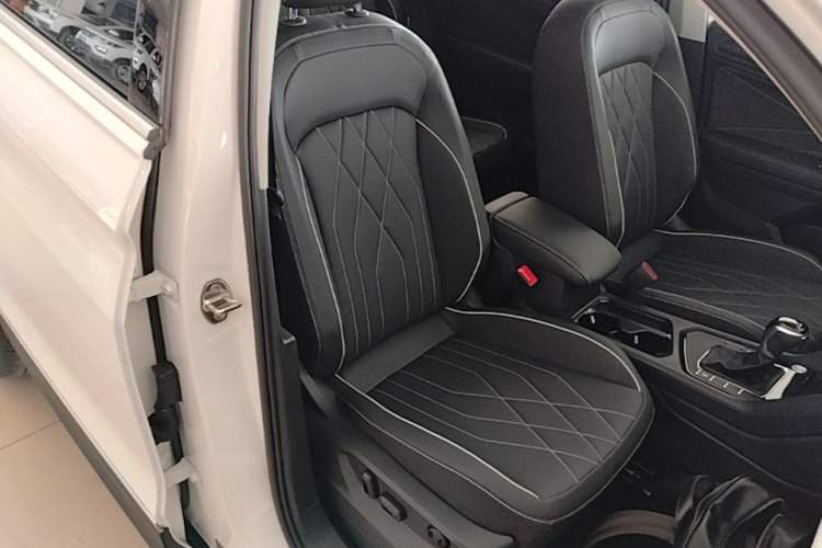 Used Volkswagen Tiguan L 2024 Outstanding Model 300TSI Automatic Two-Wheel Drive Longteng Edition Right Front Seat