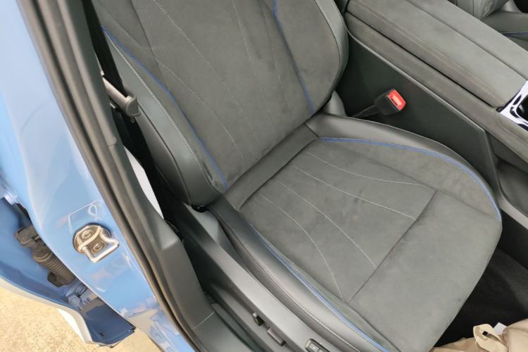 Used Volkswagen Tiguan L 2024 PRO 380TSI Four-Wheel Drive R-Line Prestige Edition Right Front Seat