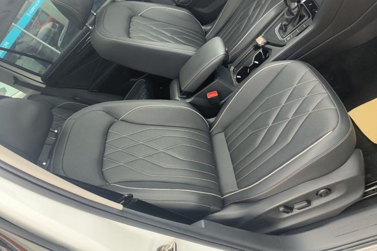 Used Volkswagen Tiguan L 2024 300TSI Automatic Two-Wheel Drive Smart Edition Right Front Seat