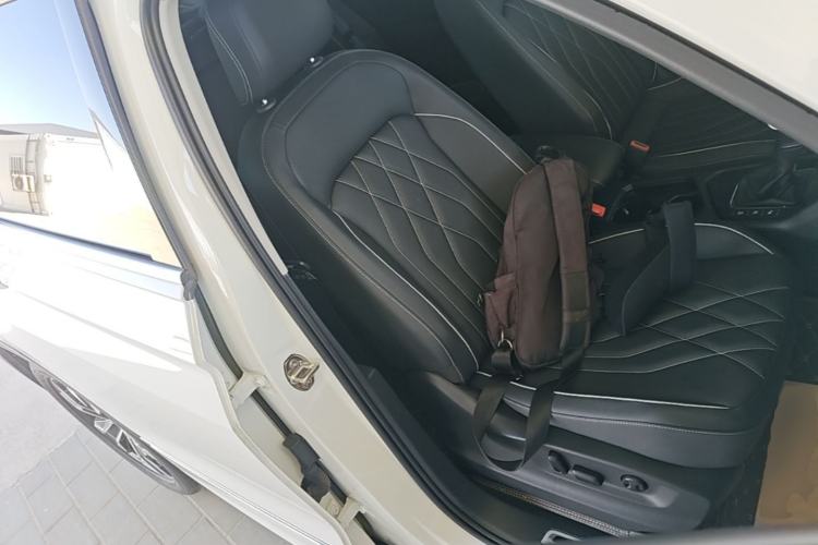Used Volkswagen Tiguan L 2024 330TSI Automatic Two-Wheel Drive R-Line Enhanced Edition Right Front Seat