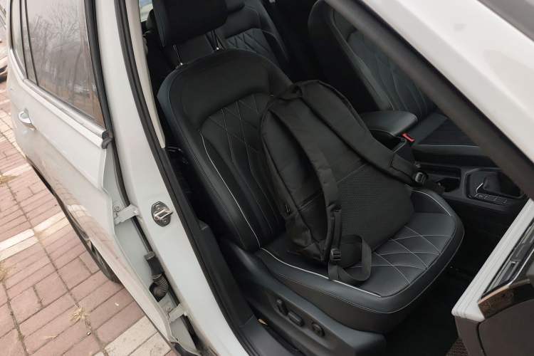 Used Volkswagen Tiguan L 2024 300TSI Automatic Two-Wheel Drive Smart Edition Right Front Seat