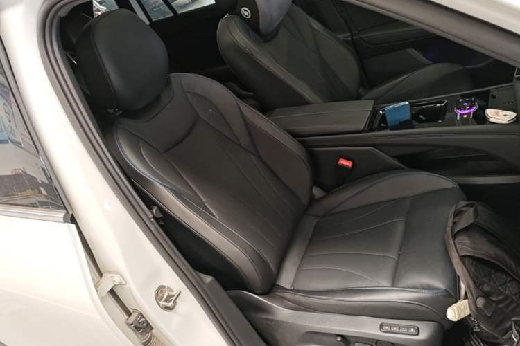 Used Volkswagen Tiguan L 2024 PRO 330TSI Two-Wheel Drive Smart Edition Right Front Seat