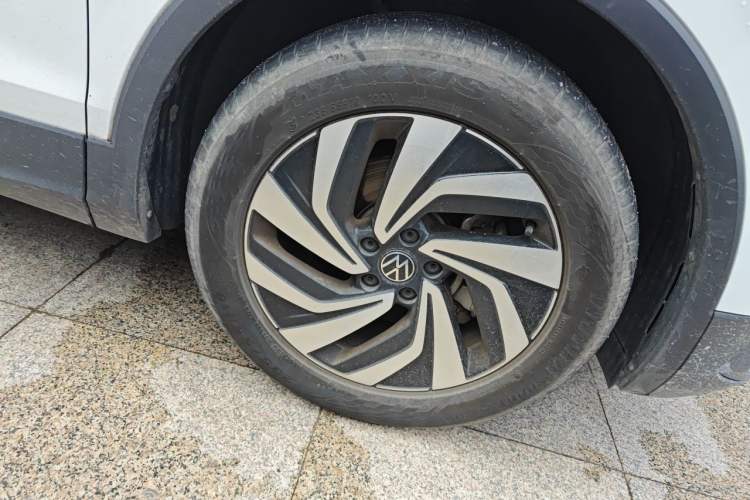 Used Volkswagen Tiguan L 2024 300TSI Automatic Two-Wheel Drive Smart Edition Right Front Wheel Hub