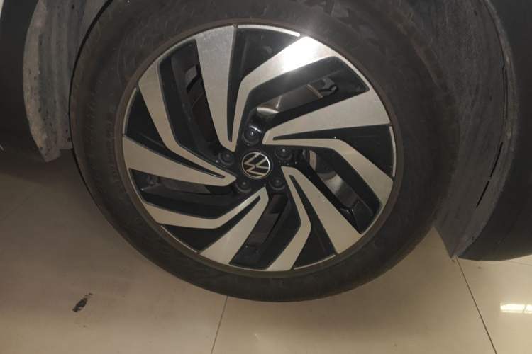 Used Volkswagen Tiguan L 2024 300TSI Automatic Two-Wheel Drive Smart Edition Right Front Wheel Hub