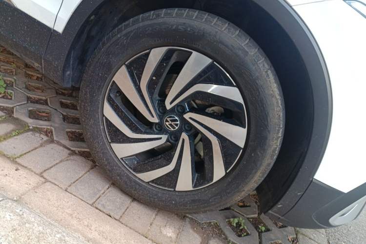 Used Volkswagen Tiguan L 2024 300TSI Automatic Two-Wheel Drive Smart Edition Right Front Wheel Hub