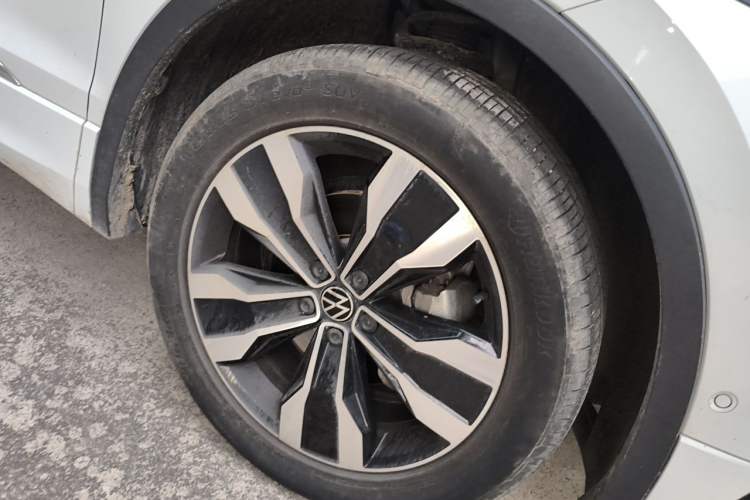 Used Volkswagen Tiguan L 2024 330TSI Automatic Two-Wheel Drive R-Line Enhanced Edition Right Front Wheel Hub