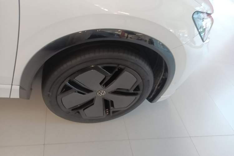 Used Volkswagen Tiguan L 2024 PRO 380TSI Four-Wheel Drive R-Line Prestige Edition Right Front Wheel Hub