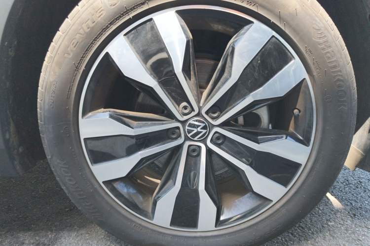 Used Volkswagen Tiguan L 2024 330TSI Automatic Two-Wheel Drive R-Line Enhanced Edition Right Front Wheel Hub