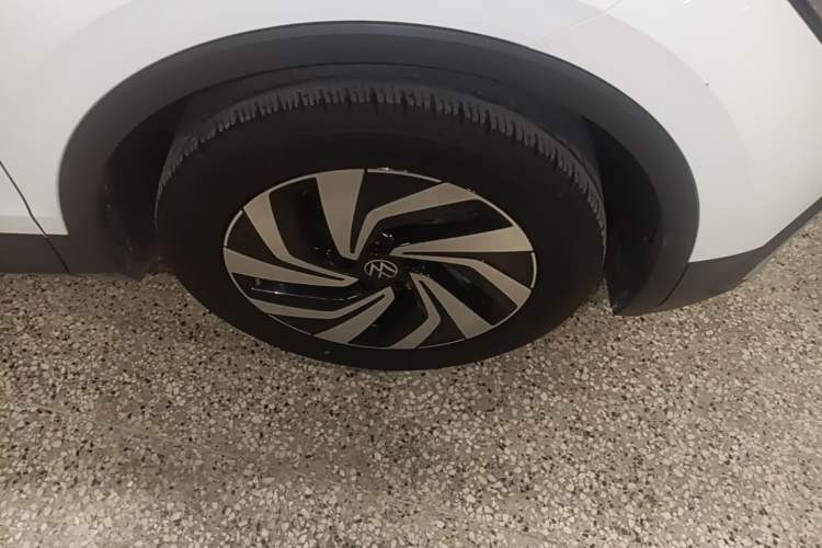 Used Volkswagen Tiguan L 2024 300TSI Automatic Two-Wheel Drive Smart Edition Right Front Wheel Hub