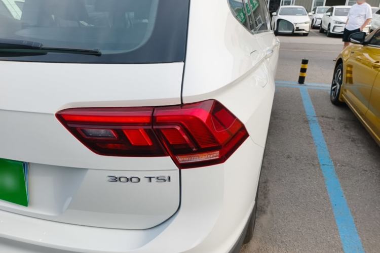Used Volkswagen Tiguan L 2024 300TSI Automatic Two-Wheel Drive Smart Edition Right Rear Taillight