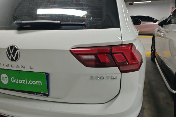 Used Volkswagen Tiguan L 2024 Outstanding Model 300TSI Automatic Two-Wheel Drive Longteng Edition Right Rear Taillight
