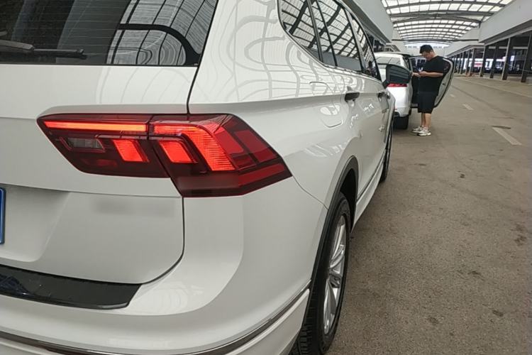 Used Volkswagen Tiguan L 2024 300TSI Automatic Two-Wheel Drive Smart Edition Right Rear Taillight