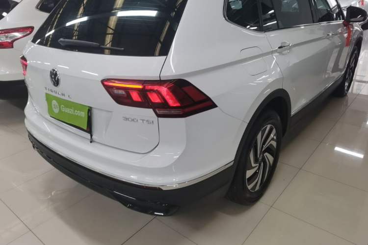 Used Volkswagen Tiguan L 2024 300TSI Automatic Two-Wheel Drive Smart Edition Right Rear Taillight