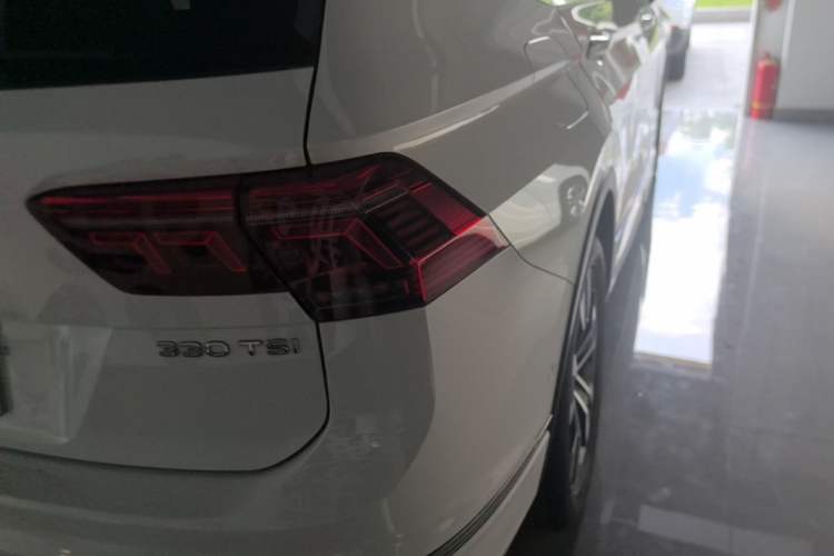 Used Volkswagen Tiguan L 2024 330TSI Automatic Two-Wheel Drive R-Line Enhanced Edition Right Rear Taillight