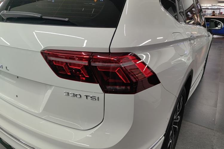 Used Volkswagen Tiguan L 2024 330TSI Automatic Two-Wheel Drive R-Line Enhanced Edition Right Rear Taillight
