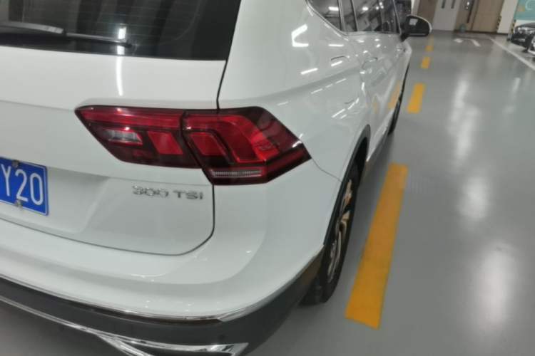 Used Volkswagen Tiguan L 2024 300TSI Automatic Two-Wheel Drive Smart Edition Right Rear Taillight