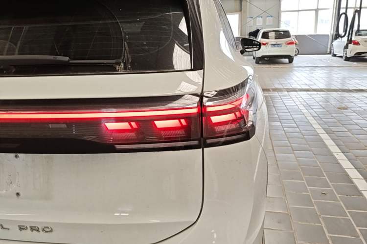 Used Volkswagen Tiguan L 2024 PRO 330TSI Two-Wheel Drive Smart Edition Right Rear Taillight