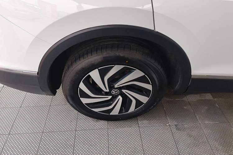Used Volkswagen Tiguan L 2024 300TSI Automatic Two-Wheel Drive Smart Edition Right Rear Wheel Hub