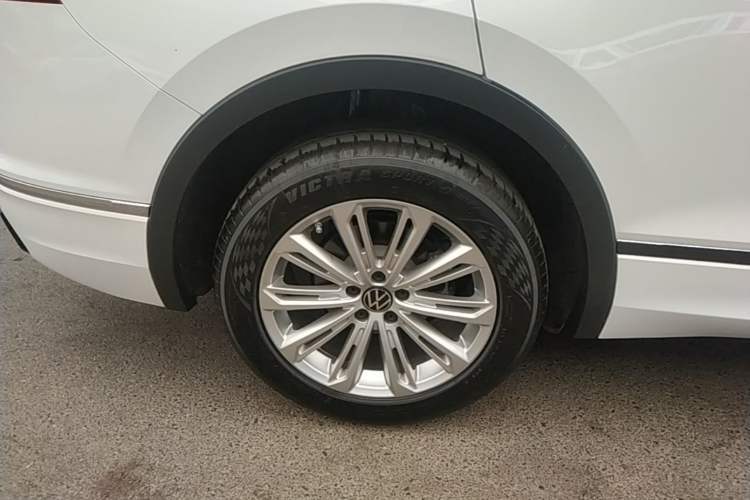 Used Volkswagen Tiguan L 2024 300TSI Automatic Two-Wheel Drive Smart Edition Right Rear Wheel Hub