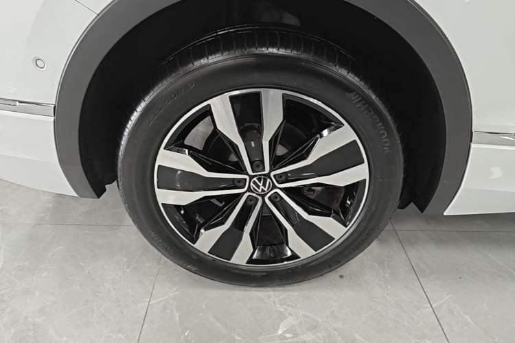 Used Volkswagen Tiguan L 2024 330TSI Automatic Two-Wheel Drive R-Line Enhanced Edition Right Rear Wheel Hub